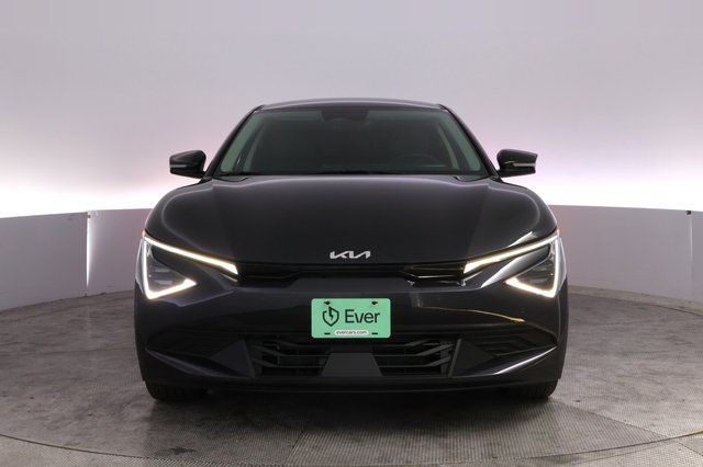 2025 Kia EV6 — photo 9 of 29