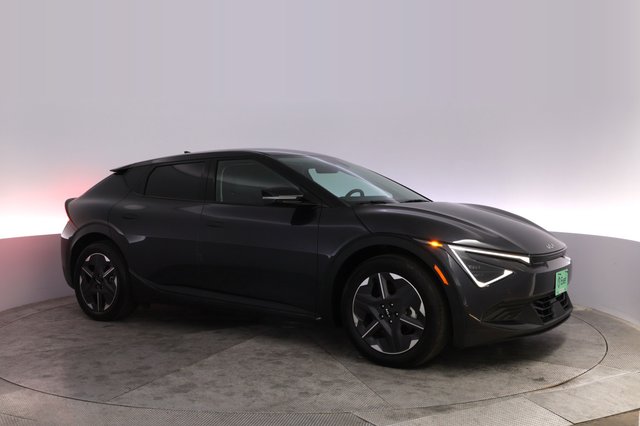 2025 Kia EV6 — photo 11 of 29
