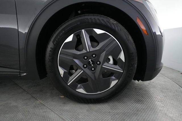 2025 Kia EV6 — photo 16 of 29