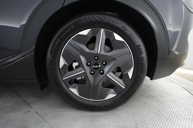 2025 Kia EV6 — photo 7 of 29