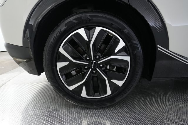 2023 Kia EV6 — photo 17 of 26