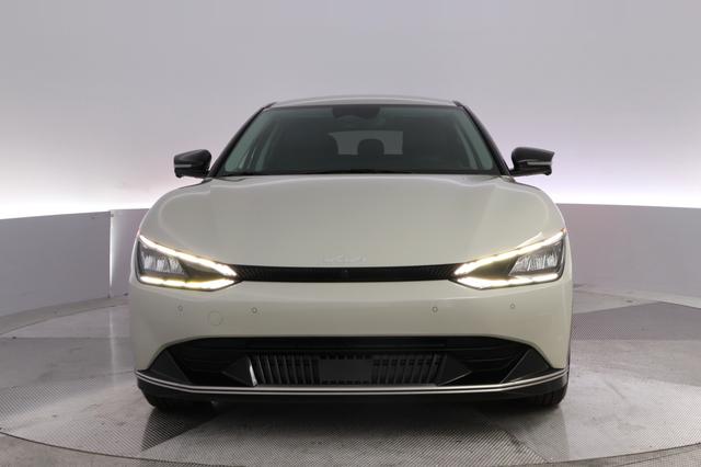 2023 Kia EV6 — photo 9 of 26