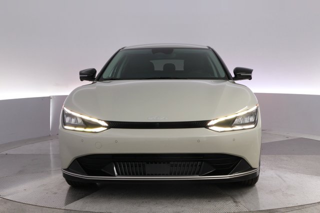 2023 Kia EV6 — photo 9 of 26
