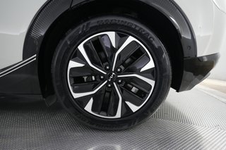 2023 Kia EV6 — photo 7 of 26
