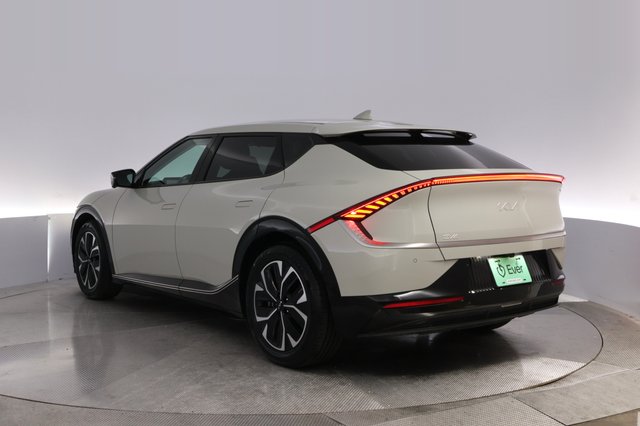 2023 Kia EV6 — photo 13 of 26