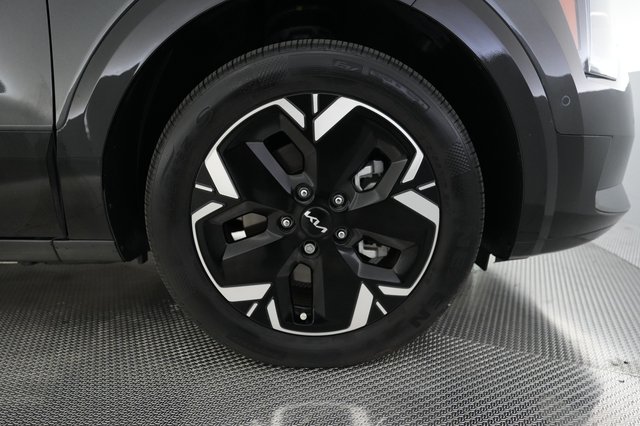 2023 Kia Niro EV — photo 16 of 24