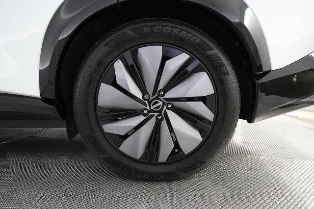 2023 Nissan Ariya — photo 7 of 23