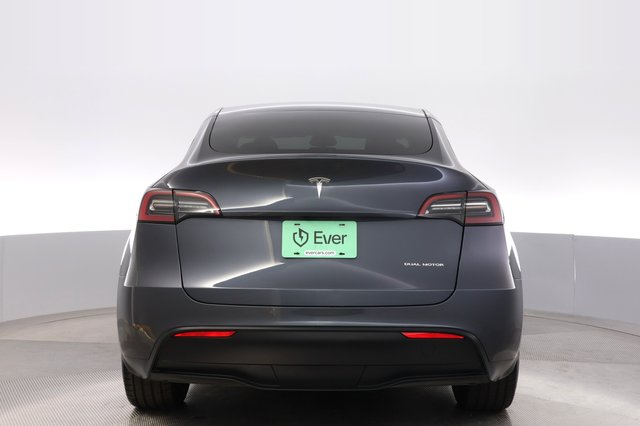 2023 Tesla Model Y — photo 12 of 24