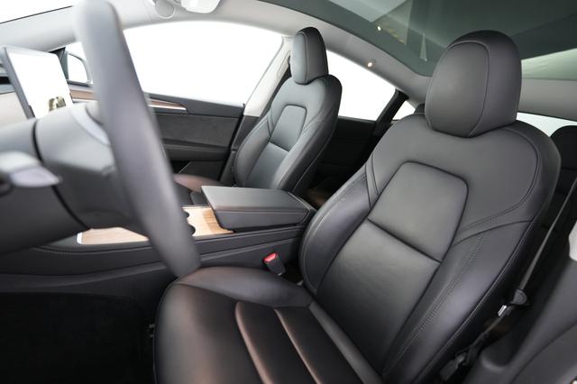 2023 Tesla Model Y — photo 3 of 24