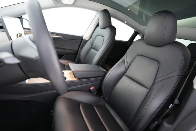 2023 Tesla Model Y — photo 3 of 24