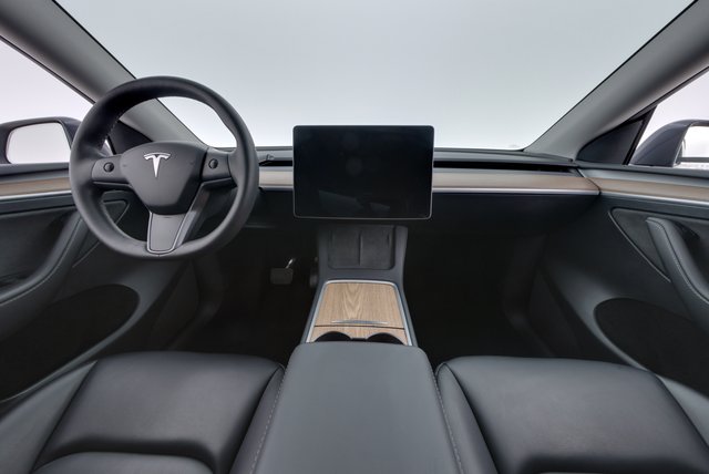 2023 Tesla Model Y — photo 21 of 24