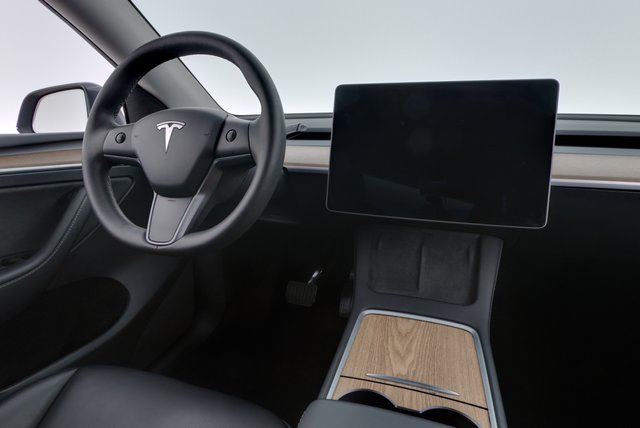 2023 Tesla Model Y — photo 20 of 24