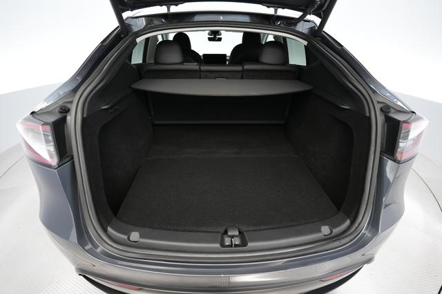 2023 Tesla Model Y — photo 6 of 24