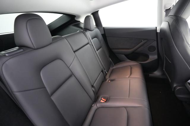 2023 Tesla Model Y — photo 4 of 24