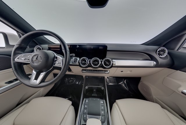 2023 Mercedes-Benz EQB — photo 21 of 28