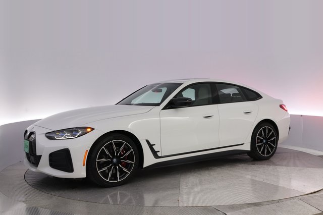 2023 BMW i4 — photo 14 of 23