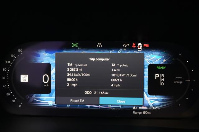 2023 Volvo XC40 Recharge — photo 5 of 26