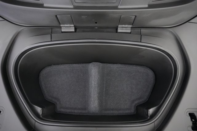 2023 Volvo XC40 Recharge — photo 23 of 26