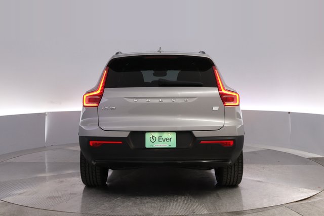 2023 Volvo XC40 Recharge — photo 12 of 26