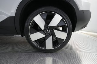 2023 Volvo XC40 Recharge — photo 7 of 26