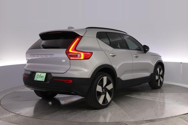 2023 Volvo XC40 Recharge — photo 2 of 26