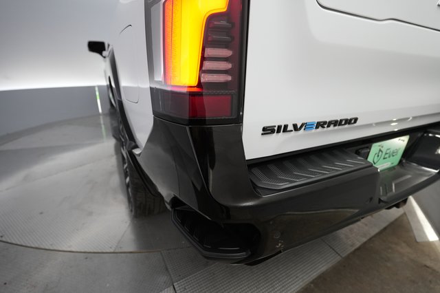 2024 Chevrolet Silverado EV — photo 20 of 23