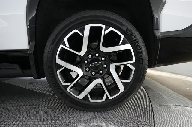 2024 Chevrolet Silverado EV — photo 7 of 23