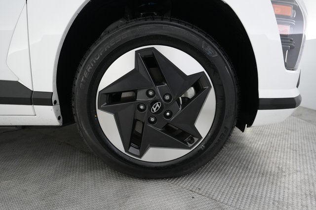 2024 Hyundai Kona Electric — photo 16 of 23
