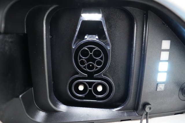 2024 Hyundai Kona Electric — photo 8 of 23