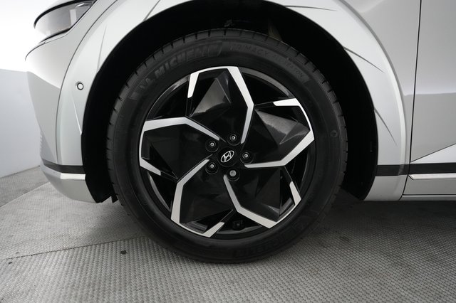 2024 Hyundai IONIQ 5 — photo 15 of 24