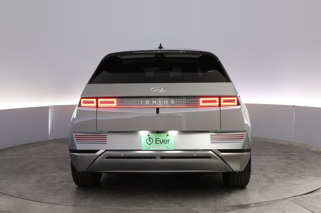 2024 Hyundai IONIQ 5 — photo 12 of 24