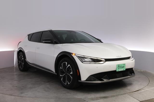 2024 Kia EV6 — photo 10 of 26