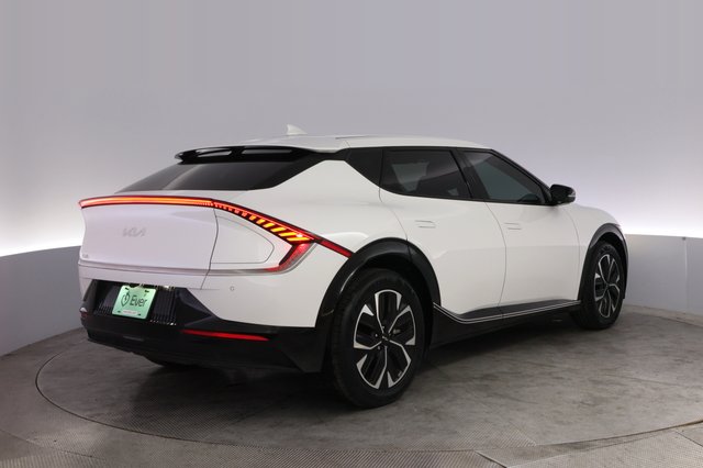 2024 Kia EV6 — photo 2 of 26