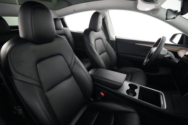 2024 Tesla Model Y — photo 18 of 25