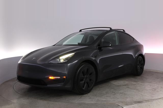 2024 Tesla Model Y — VIN 7SAYGAEE7RF165618