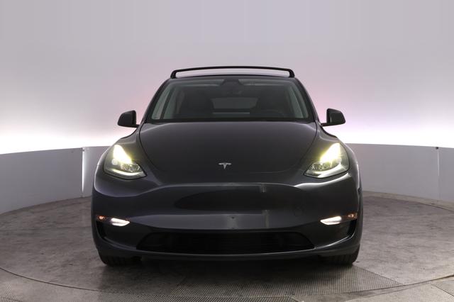 2024 Tesla Model Y — photo 9 of 25