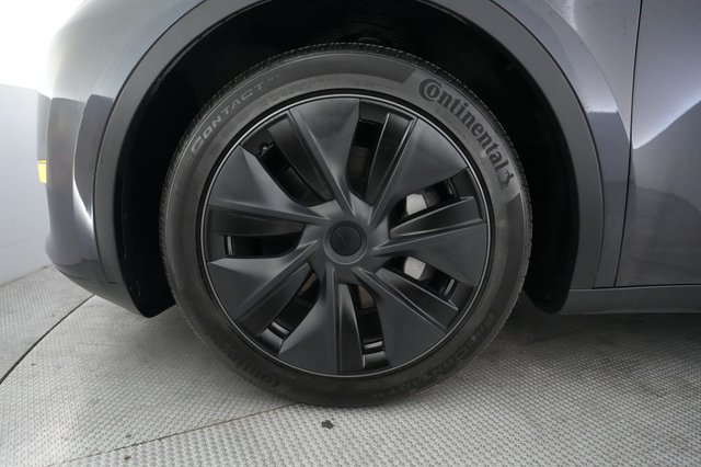 2024 Tesla Model Y — photo 15 of 25