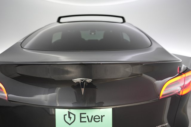 2024 Tesla Model Y — photo 24 of 25