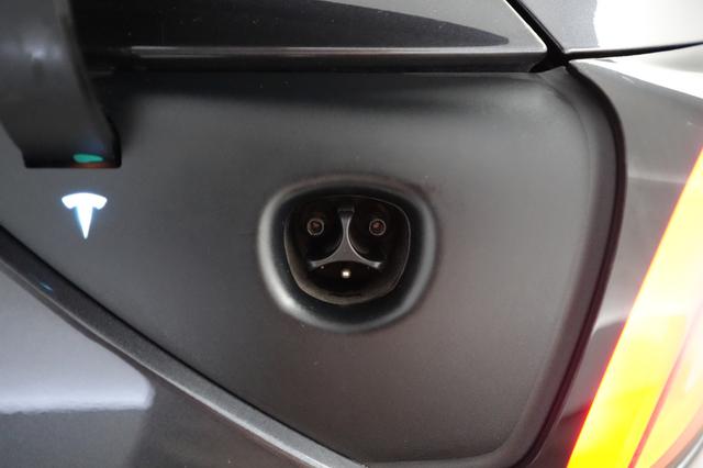 2024 Tesla Model Y — photo 8 of 25