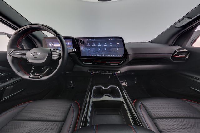 2024 Chevrolet Silverado EV — photo 14 of 16