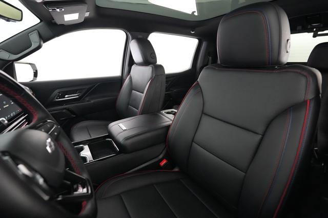 2024 Chevrolet Silverado EV — photo 3 of 16