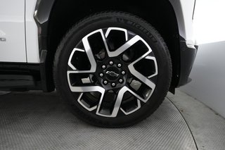 2024 Chevrolet Silverado EV — photo 10 of 16