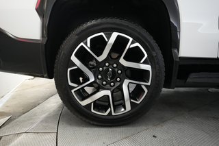 2024 Chevrolet Silverado EV — photo 11 of 16