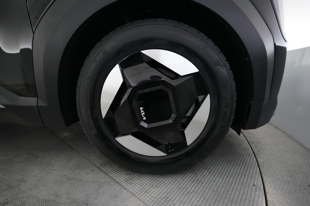 2024 Kia EV9 — photo 16 of 32