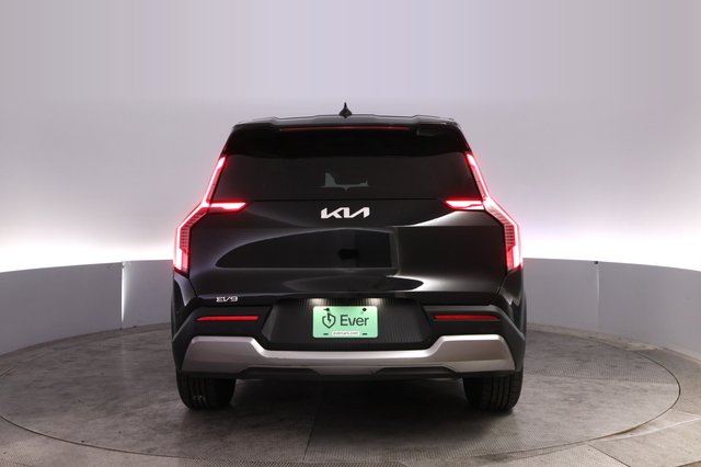 2024 Kia EV9 — photo 12 of 32