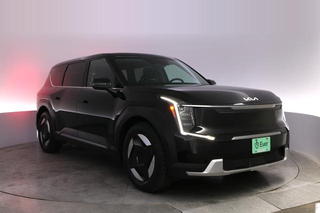 2024 Kia EV9 — photo 10 of 32