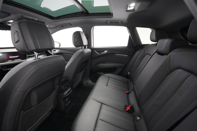 2023 Audi Q4 e-tron — photo 20 of 27