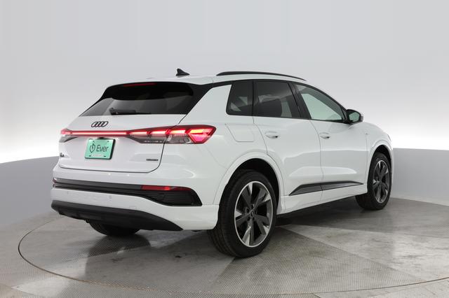 2023 Audi Q4 e-tron — photo 10 of 27