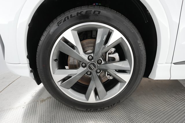2023 Audi Q4 e-tron — photo 14 of 27