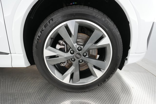 2023 Audi Q4 e-tron — photo 16 of 27